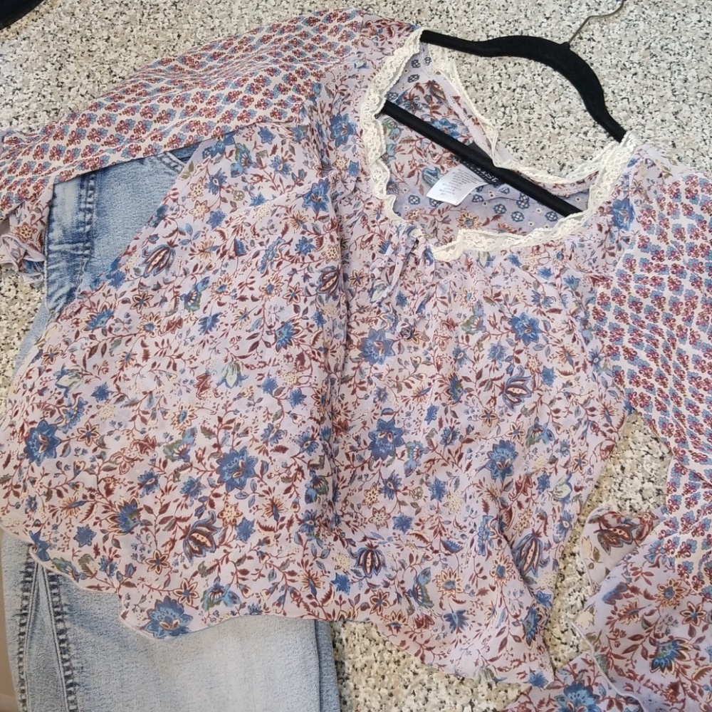 A-List💥 Blouse with Cascading sleeves L  C026